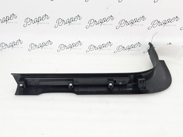 2021 Volvo V60 T6 R-Design Front Right Door Sill Trim 31468387