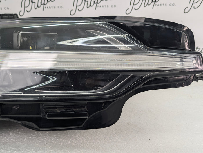 2021 Volvo V60 T6 R-Design Right/Passenger Side Adaptive LED Headlight 31427776 *DAMAGED*