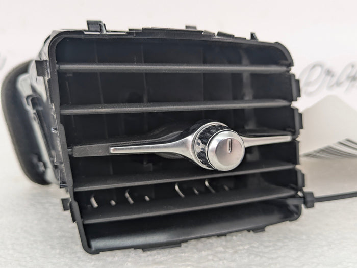 2021 Volvo V60 T6 R-Design Right/Passenger Side Dashboard HVAC Air Vent 31477876