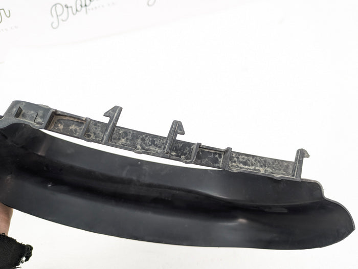 BMW E82 E88 135i 128i Front Radiator Support Upper Air Duct 51747189263