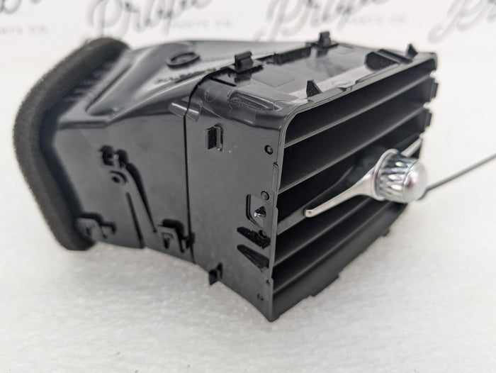 2021 Volvo V60 T6 R-Design Right/Passenger Side Dashboard HVAC Air Vent 31477876