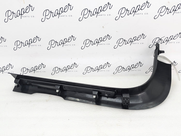 2021 Volvo V60 T6 R-Design Front Right Door Sill Trim 31468387