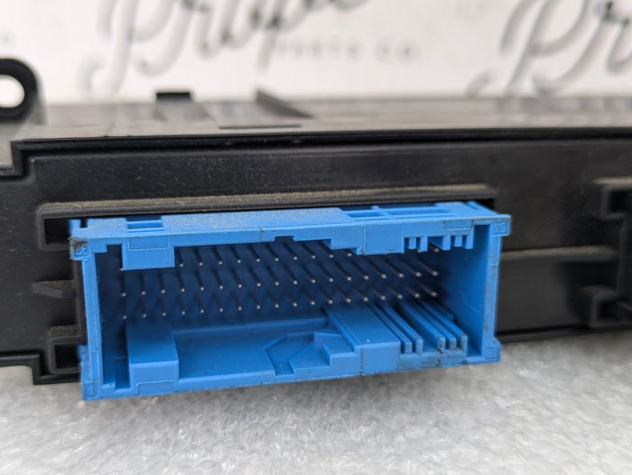 BMW E90 E91 E92 E93 3 Series Junction Box Body Control Module JBE BCM  9247474 *Damage*