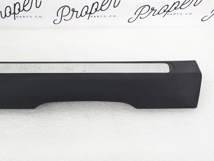 2021 Volvo V60 T6 R-Design Front Right Door Sill Trim 31468387