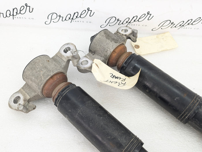 2021 Volvo V60 T6 R-Design Rear Left/Right Shock Absorber Set Pair 31658552
