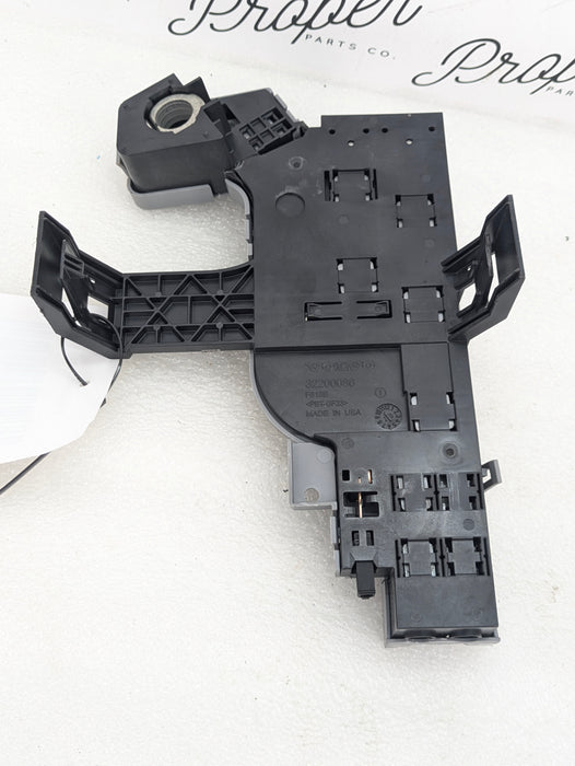 2021 Volvo V60 T6 R-Design Battery Fuse Box Positive Terminal 31473767