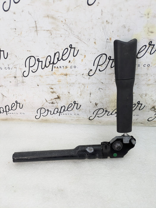 Chevrolet C7 Corvette Stingray Z51 Front Right/Passenger Side Seat Belt Pre-Tensioner 23102078