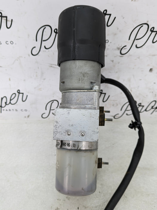 BMW E61 530xi 525xi 535xi Wagon Rear Hatch Trunk Hydraulic Lift Pump 7111867