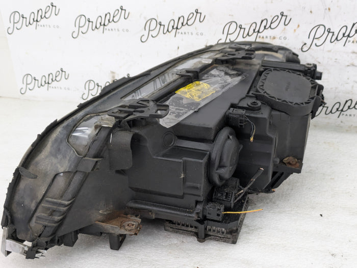 *Note* BMW E46 330ci Xenon Passenger Front Headlight 6920614