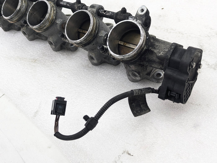 BMW S85 E60 E61 M5 E63 E64 M6 Throttle Body Assembly & Hall Sensor Cylinder 1-5 13547841814