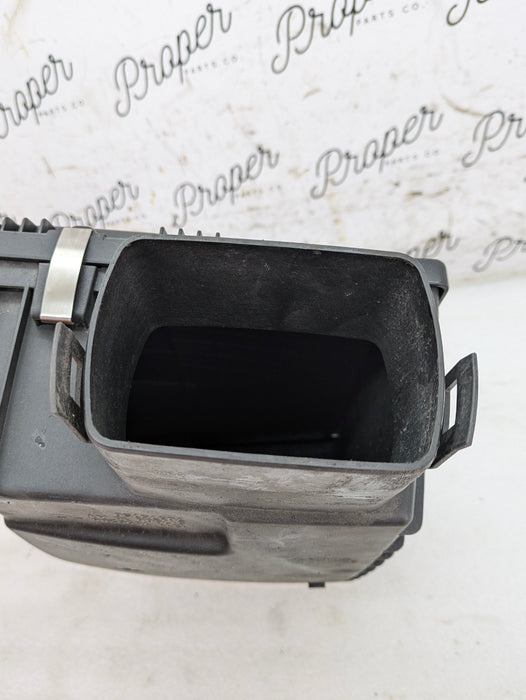 BMW E92 E90 E93 335xi 335i E82 E88 135i N55 Engine Intake Air Box Filter Housing 7599284