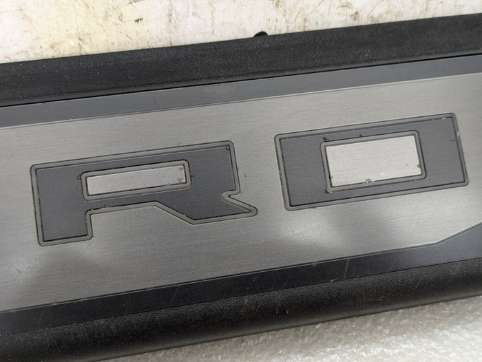 2018 Chevrolet 6th Gen Camaro 2SS Coupe Left Or Right Side Illuminated Door Sill Trim Panel 84127637 *DAMAGED*