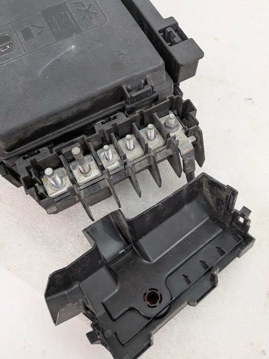 2018 Chevrolet 6th Gen Camaro 2SS 6.2L V8 Engine Bay Junction Box Fuse Panel 84315889 *DAMAGED*