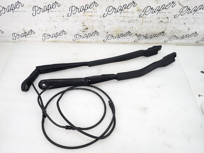 BMW G22 G23 G20 G26 430ix 330ix 330ex Front Left/Right Windshield Wiper Arm Set 9448919/9448920
