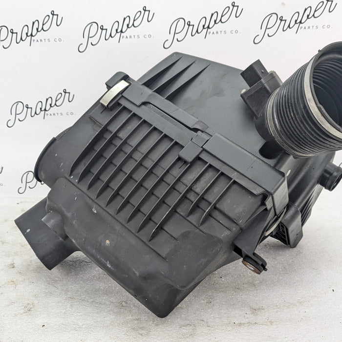 BMW E60 E61 M5/E63 E64 M6 Right/Passenger Side Intake Air Box Filter Housing & MAF 7839023/7834213