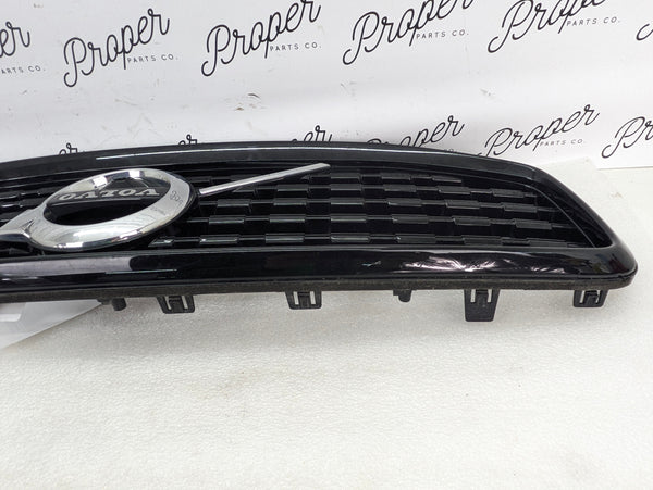 2021 Volvo V60 T6 R-Design Front Bumper Black Upper Grille 32132220