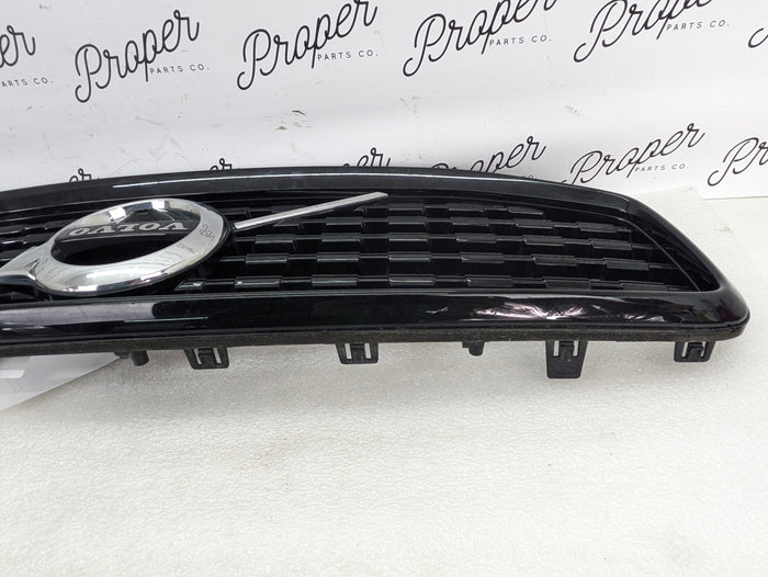 2021 Volvo V60 T6 R-Design Front Bumper Black Upper Grille 32132220