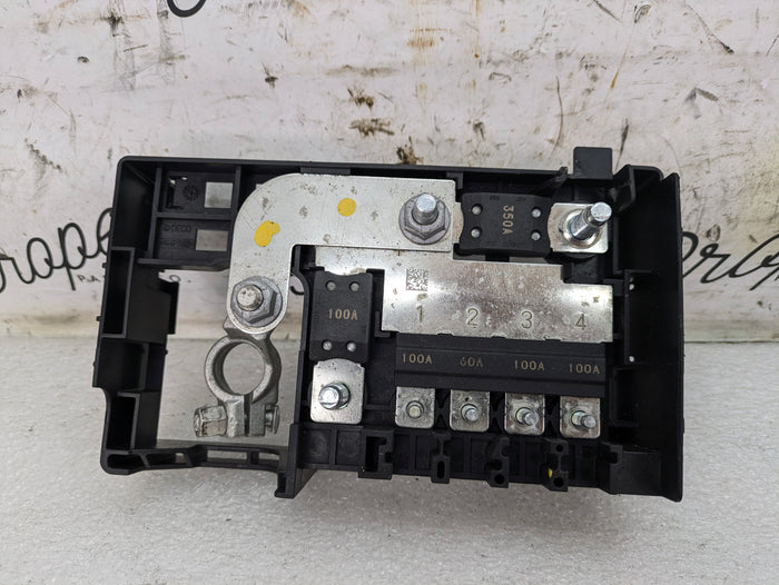 Chevrolet C7 Corvette Stingray Z51 Positive Battery Terminal Junction Fuse Block 84314829