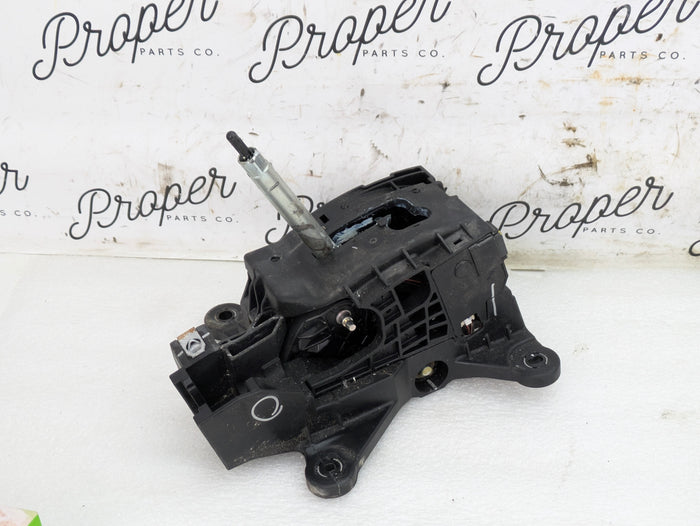 2018 Chevrolet 6th Gen Camaro 2SS Automatic Transmission Gear Shifter Selector Assembly 84069303