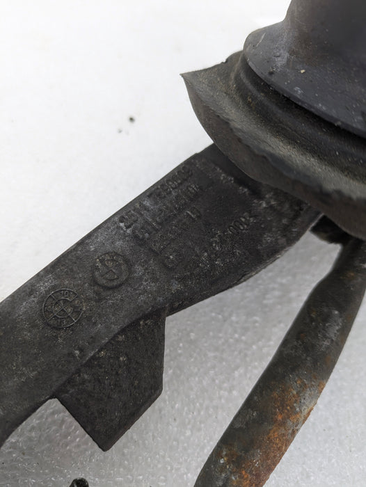 BMW E82 E88 E90 E91 E92 E93 335xi Manual Transmission Shifter Arm Lever Selector Rod Carrier 25117590609