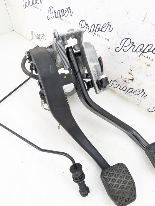 BMW E92 E93 E90 E91 335xi 330xi 328xi 325xi 323i Manual Transmission Clutch & Brake Pedal Assembly/Clutch Line 6761310/6779377/9231129