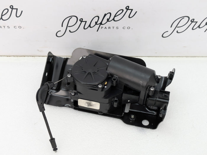 Chevrolet C7 Corvette Stingray Rear Trunk/Hatch Lock Latch Actuator Motor W/Bracket 23256177