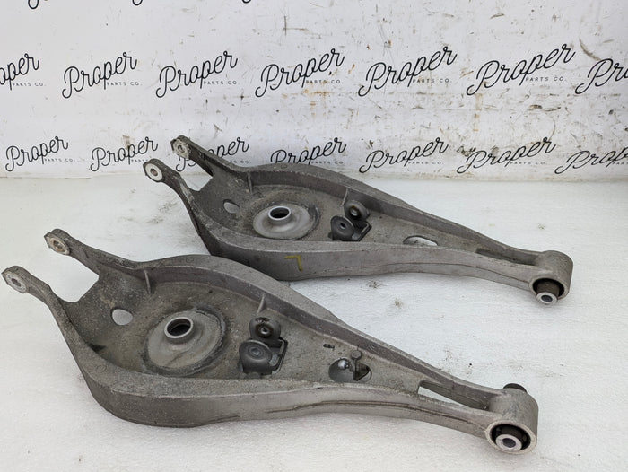 BMW E85 Z4/E46 3 Series Left/Right Side Rear Upper Control Arm Spring Perch 1094889/1094890