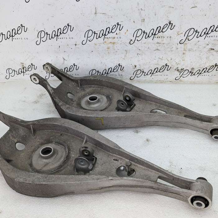 BMW E85 Z4/E46 3 Series Left/Right Side Rear Upper Control Arm Spring Perch 1094889/1094890