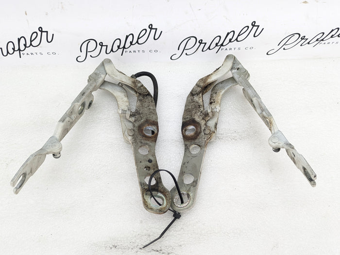 BMW E46 M3 330i 328i 325i 323i Front Hood Hinge Set Left Right Alpine White 41617028577 / 41617028578