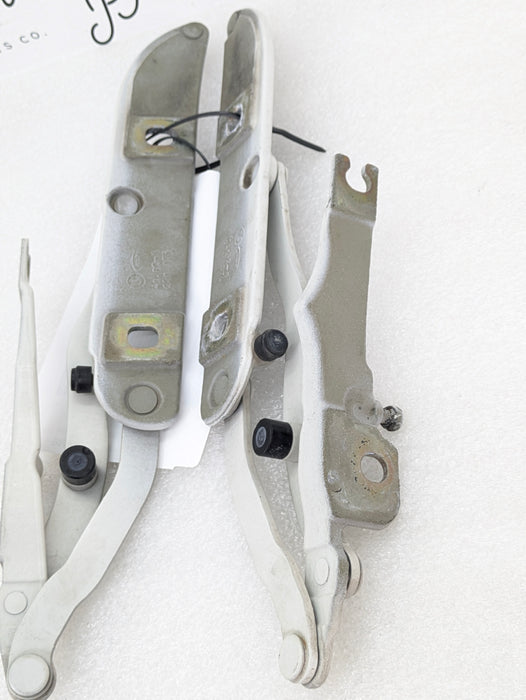 BMW E46 M3 330ci 328ci 325ci 323ci 320i Coupe/Sedan Trunk Lid Hinge Set Pair Left Right Alpine White 300 8220073/8220074