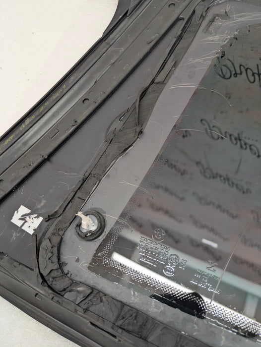 BMW G22 E82 430ix M440ix M4 Right/Passenger Side Rear Quarter Window Glass 7482714/7482712 *DAMAGED*