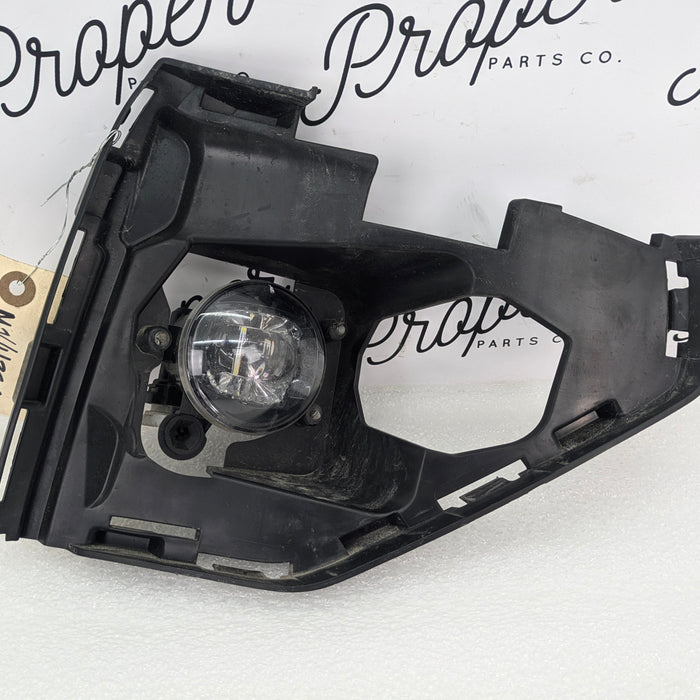 2021 Volvo V60 T6 R-Design Right/Passenger Side LED Fog Light With Trim 31688805/90103785