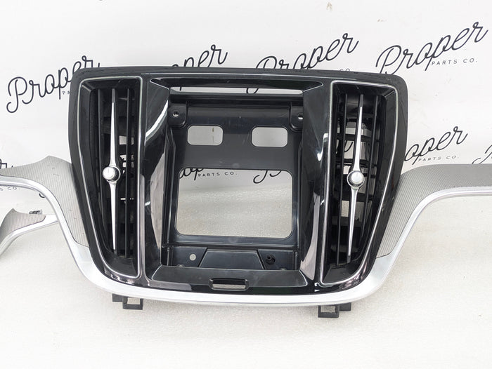 2021 Volvo V60 T6 R-Design Silver Dashboard Trims & Multimedia Screen Display Moulding & Air Vents