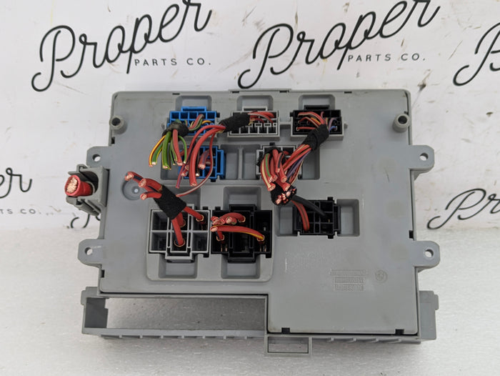BMW E90 E91 E92 E93 3 Series Front Power Distribution Fuse Box 6906622
