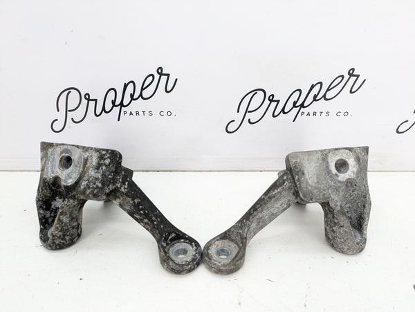 Chevrolet C7 Corvette Stingray Z51 LT1 Engine Side Mount Bracket Set/Pair Left/Right 23207231/23207232
