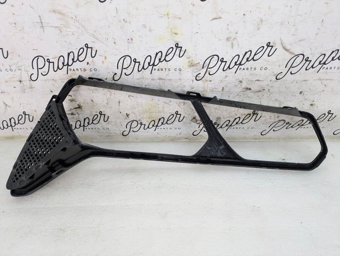 Chevrolet C7 Corvette Stingray Z51 Rear Right/Passenger Side Tail Light Surround Trim 22790955 *DAMAGED*