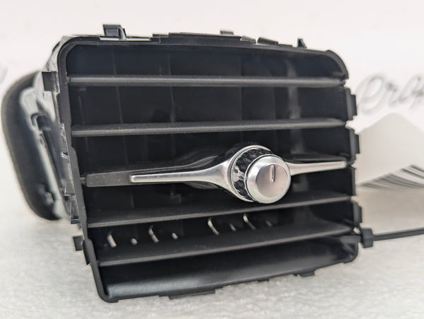 2021 Volvo V60 T6 R-Design Right/Passenger Side Dashboard HVAC Air Vent 31477876