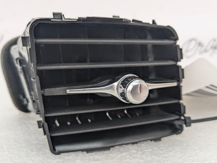 2021 Volvo V60 T6 R-Design Right/Passenger Side Dashboard HVAC Air Vent 31477876