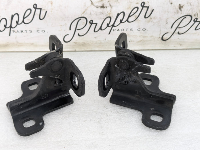 Chevrolet C7 Corvette Stingray Z51 Left/Driver Side Door Upper & Lower Hinge Set Pair