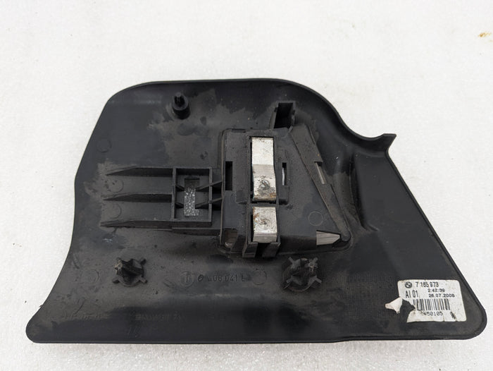 BMW E46 M3 330ci 328ci 325ci 323ci Coupe Rear Right & Left LED Tail Light Lamp Bulb Socket Trim 7165974/7165973