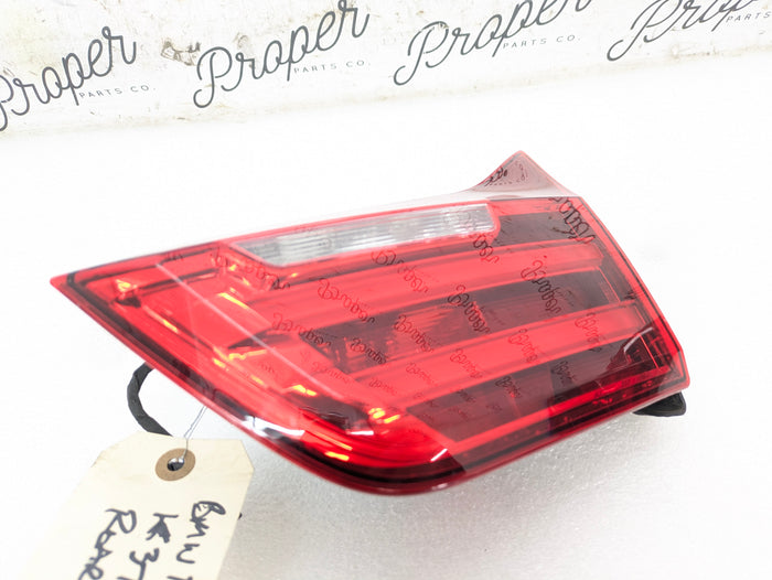 BMW F32 F36 F33 435xi 428i 440i 428i Pre-LCI Right/Passenger Side Inner Tail Light 7296102