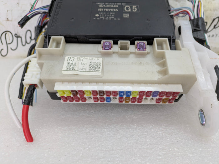 Toyota GZEA14 GR Corolla Multiplex Body Control Module & Junction Block Fuse Box 89221-12N51/82730-12Z50