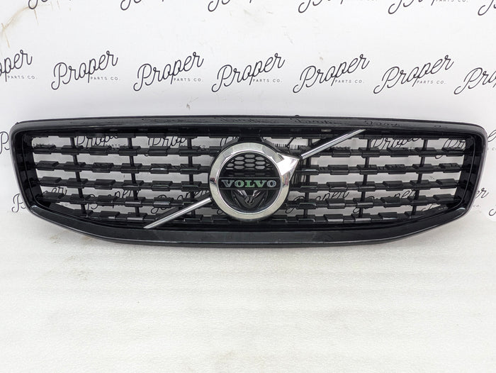 2021 Volvo V60 T6 R-Design Front Bumper Black Upper Grille 32132220