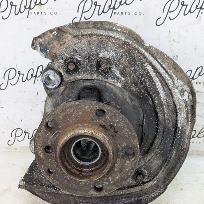 BMW F22 F23 228xi M235xi 230xi M240xi AWD Right/Passenger Side Front Knuckle 6853820/6873418