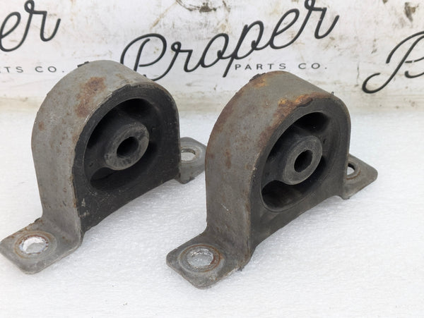 Chevrolet C7 Corvette Stingray Z51 Rear Exhaust Muffler Hanger Set Pair 23290442