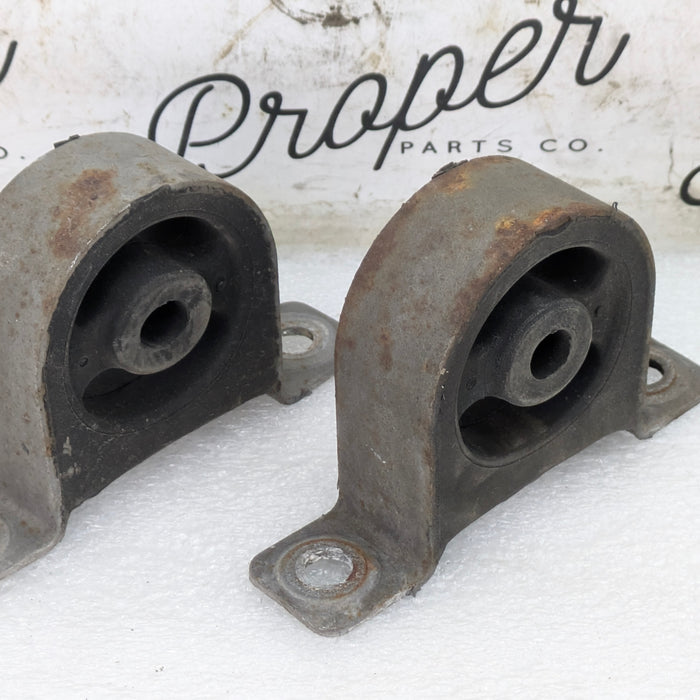 Chevrolet C7 Corvette Stingray Z51 Rear Exhaust Muffler Hanger Set Pair 23290442