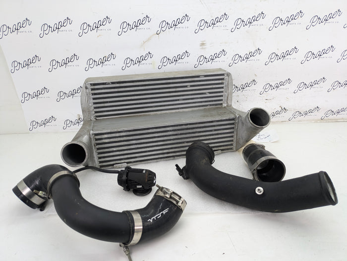 BMW E90 E92 E93 335xi 335i VRSF 1000whp 7.5″ Stepped Race Intercooler Charge Pipes & HKS BOV Kit 10903050