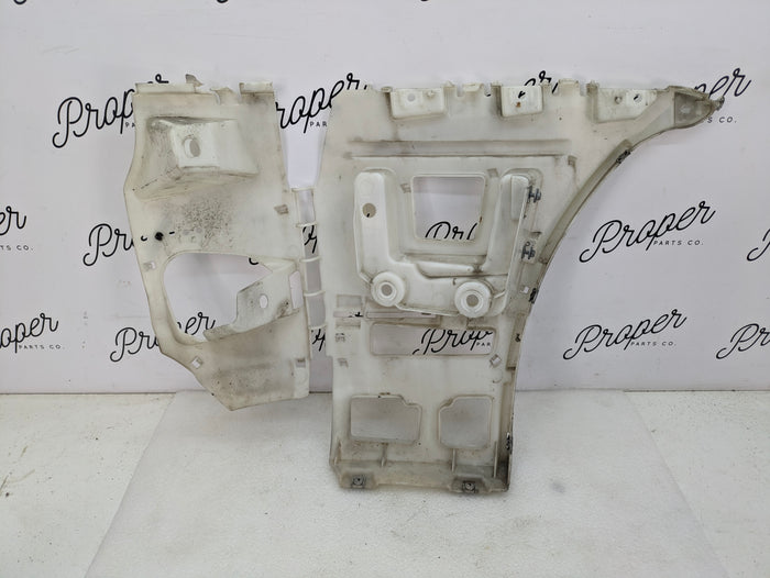 BMW E88 135i M Sport Rear Left/Driver Side Bumper Bracket Guide/Support 8045507