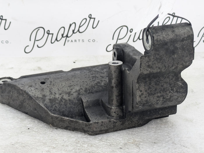 BMW E60 E61 M5 E63 E64 M6 Air Conditioning/AC Compressor Bracket 64557835431