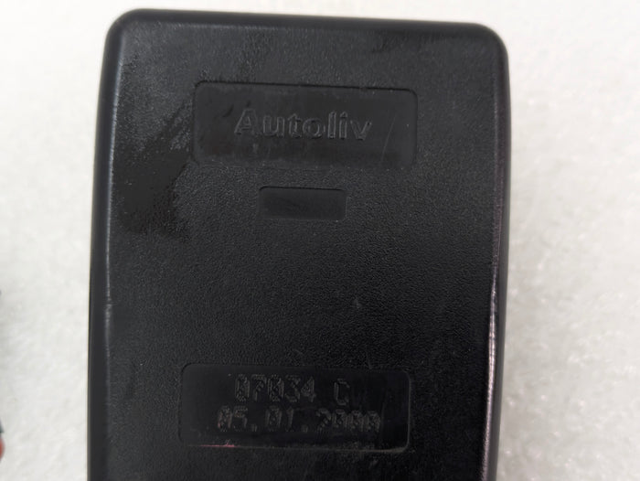 BMW E46 330i 328i 325i 323i Sedan/Wagon Front Left Seat Belt Buckle Tensioner Receiver 8257789